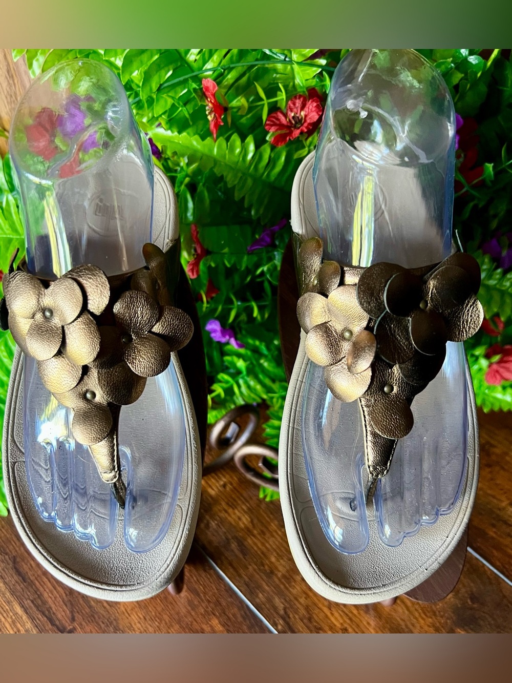 Size 5 FitFlop Bronze Floral Toe-Post Sandals